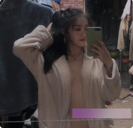 浙江美院大二校花(吴x晶)被曝光私人圈惊人尺度自拍【16V,3.1G】