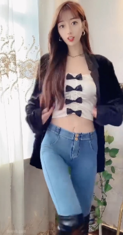 高级付费群！顶级俏妞合集1，61V，2.3G，百度盘，快手转载搬运，薇漫天等你来体验