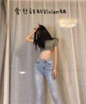 爱丝袜Vivian姐厨娘细腰翘臀自拍367MB视频