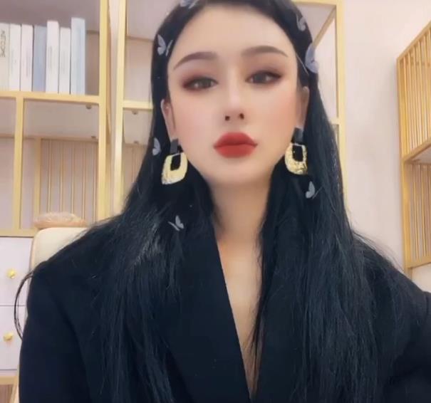 疯狂抖音新篇：倒着喷闪现，4.7G资源，收藏下载