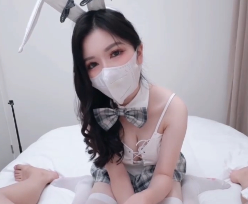 狐不妖自拍合集：神秘尤物，颜值身材俱佳，剧情丰富质量上乘