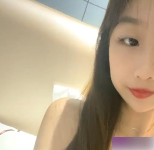 李溪妍的6月份自拍作品小合集