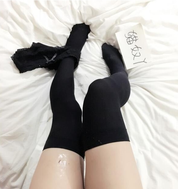 火爆幼齿高中妹罗莉稀缺视频合集，总大小3GB，绝对值得一看！