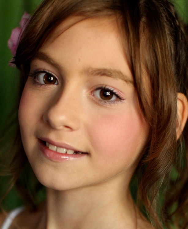 可爱泳装妹子CandydollLauraB合集：44套正经作品+57个视频，绘画参考背景衬布