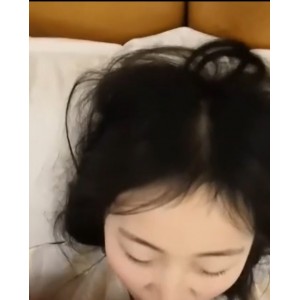 清纯眼镜学妹小雨校园日常大曝光！54V视频合集1.7GMP4格式