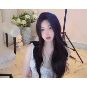 《女神自拍视频资源：时长悬赏，喷得人气爆表！颜值身材小姐姐，观看不容错过！》