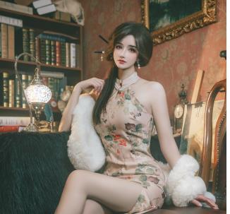 鹿八岁baby：特工的堕落，2V-3G图集，修图颜值身材素的下载