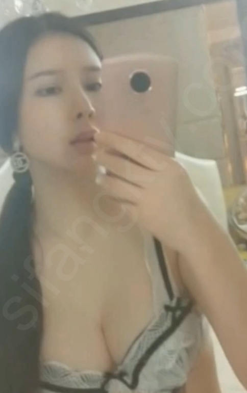 李丽莎:鲸喷技巧展示+私拍作品花絮,生活自拍11V+1.03G视频合集
