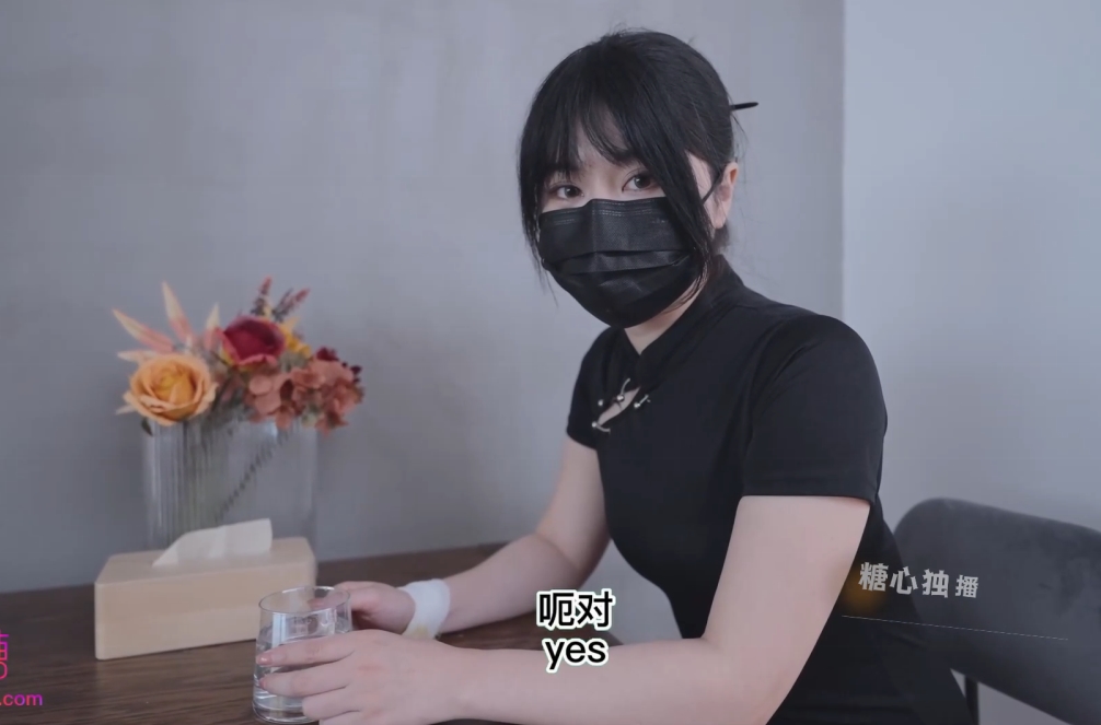 网红娜娜nana_taipei高清合集2：白嫩女神服装丝袜美腿，20v+26.93G，百度盘