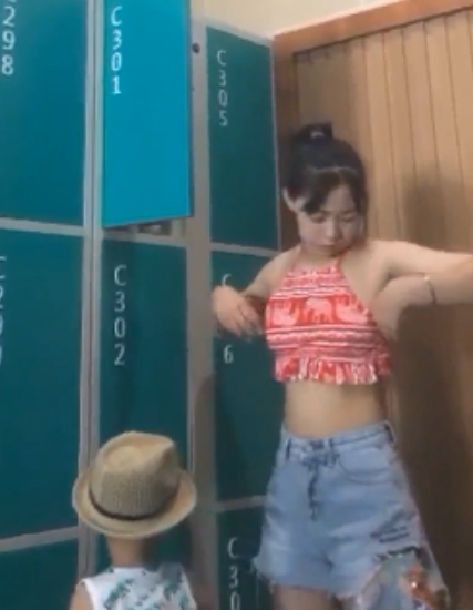 小美宿舍拍摄坑闺蜜合集：137v37g视频收藏，百度ED2K下载