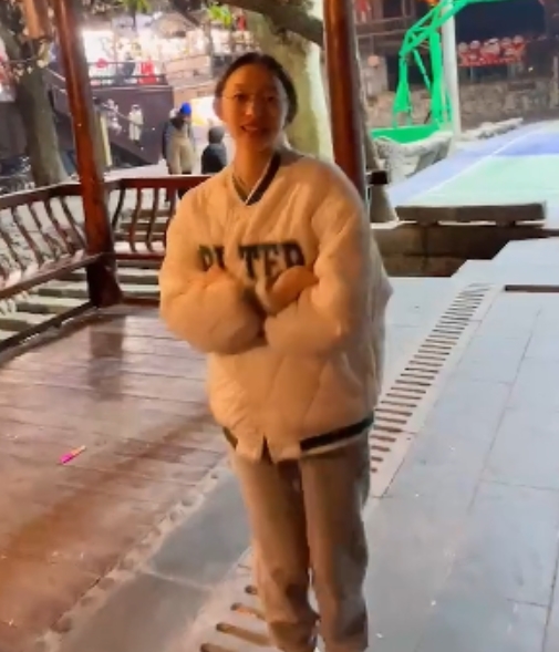 梦杰小狗姐妹花，百度收藏反差婊视频大放送