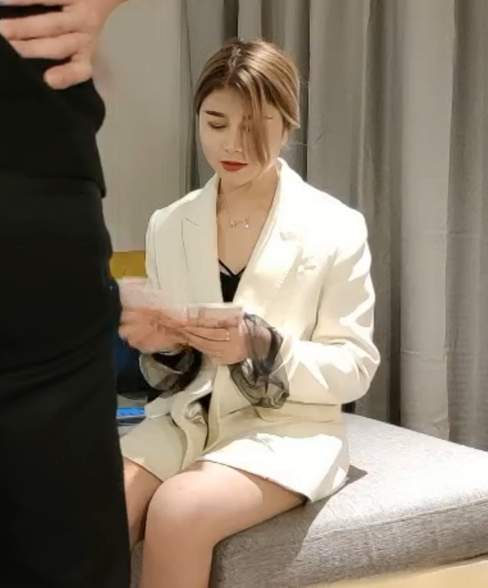 百度收藏增加ED2K！《二狗步宾探花合集》视频大小97.6兆，时长126分钟