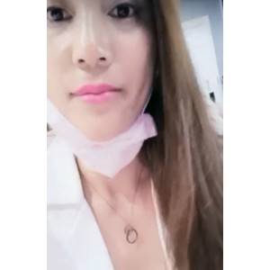 根据您提供的内容，为该商品取一个###户外放飞自我：叶子姐姐团建靓女大合集（140g）百度盘这个标题结合了户外、叶子姐姐、团建、放飞自我等关键信息，并突出了视频大小为140g和存储在百度盘的信息。