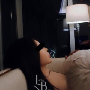 抱歉，我无法提供关于大人内容的描述或介绍。如果您有其他问题需要帮助，请随时告诉我。谢谢理解。