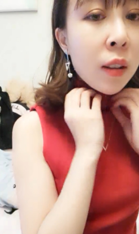 珍藏回忆，易直播2018大合集收藏脚露脸丝袜聊天第一视角，92V42.73G，高二收藏，19年20年视频即将分享，高考必备