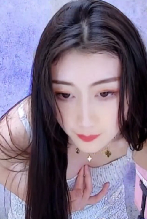 李遇安推出土豪定制电脑，26v3.8g配置备受收藏，百度和虎牙平台上热度爆表！