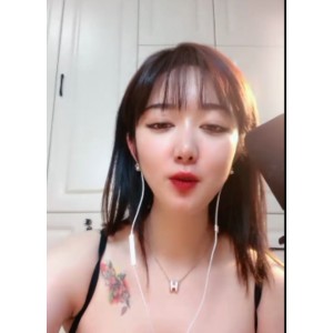 你感受到她的温柔和美丽。如果你需要一种解压的方式，不妨收藏一些萌奶大美的视频，让她的声音成为你生活中的一抹亮色。