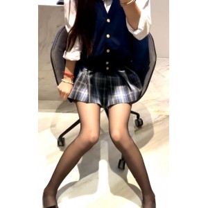 高颜值女大学生小蓝鸟反差户外自拍大放送！1651张图+441个视频