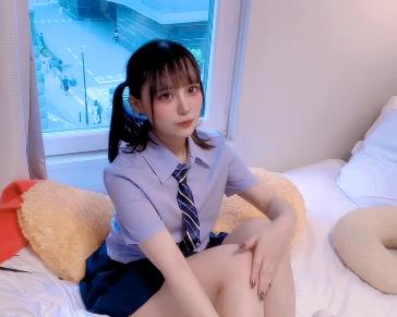 社交媒体上发表了一篇动态，感谢大家对视频的支持，并表示会继续努力创作更多精彩的内容。同时，她也呼吁大家不要传播dao+ban视频，以保护她的创作权益。总之，这段名为“台湾双马尾光‘阴’齋齋私拍”的视频引起了广大粉丝的关注和热议，齋齋也因此获得了更多的支持和认可。大家期待着她未来的作品，并希望能有机会成为她的男主角。