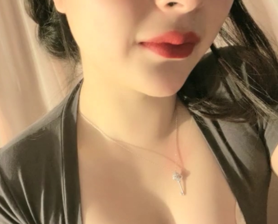 小奶瓶37v30g视频合集，会所下班必收藏！