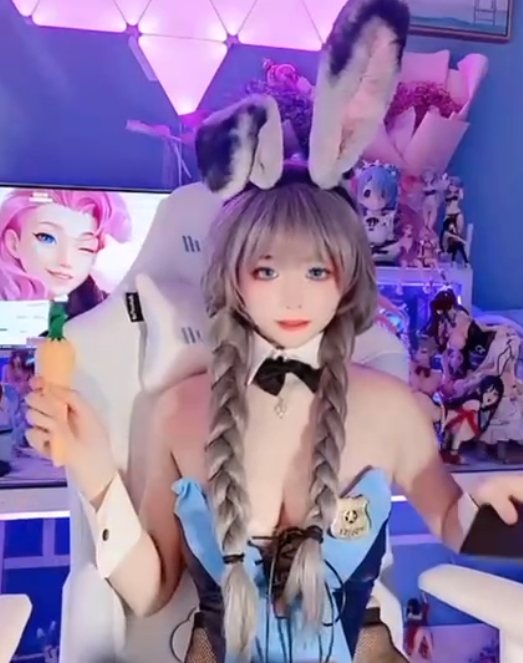 网红佳佳拖把作品福利视频，200万粉丝收藏福利，百度ED2K下载