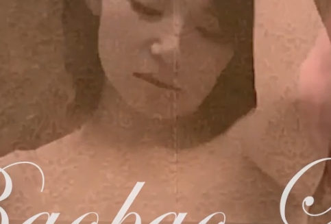 为生活的烦恼而忘记了享受当下的幸福。想要了解更多关于绿帽妻子和米奇宝宝的精彩内容，快来关注他们的微信公众号吧！他们将为您呈现更多精彩的一对一互动，让您感受到真正的快乐和温暖。