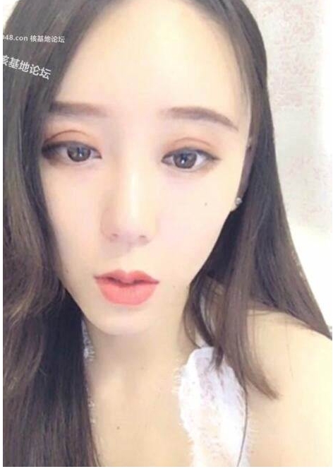 虎牙美女《艾薇儿baby》合集:精彩直播片段2GB大小共十个视频