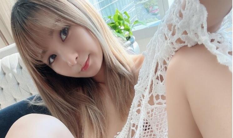 某推超优质高颜值东方美女神识某女明星某推优质留学生(安雪儿)最新散播有尺度合集1v374m