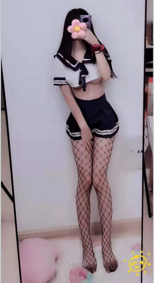 斗鱼可爱系主播沫沫酱居家视频合集，展现萌妹风格与多样角色，视频数量丰富，尽显清纯与成熟魅力