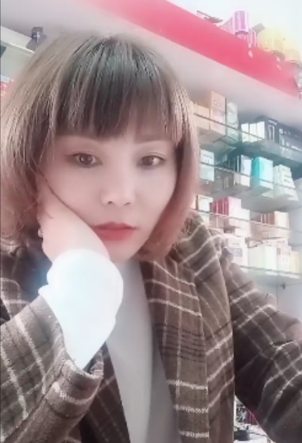 卖杂货搭讪顾客+肥姐+155v86.6g