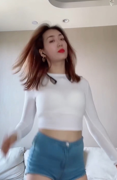 火辣网红热舞大罩杯，124V+7.55G百度盘