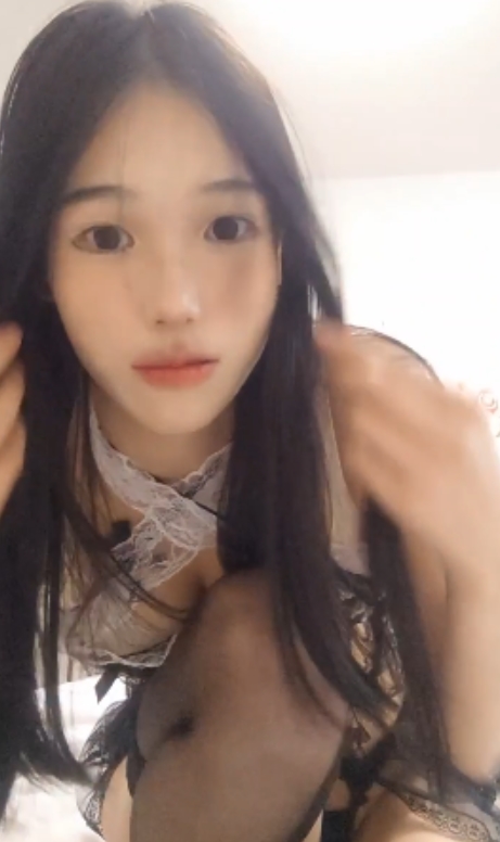 长腿女神系列：机敏植物视频合集，21个视频，总大小39.4GB，尽享珍藏魅力！