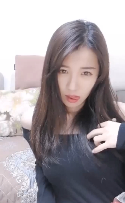 妹子菲菲直播合集38G老资源补百度，收藏242