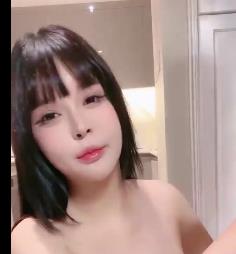 幼喵自拍快手甜美合集1V1.9G，婴儿肥幼喵颜值出众，车灯道具秀尽在其中