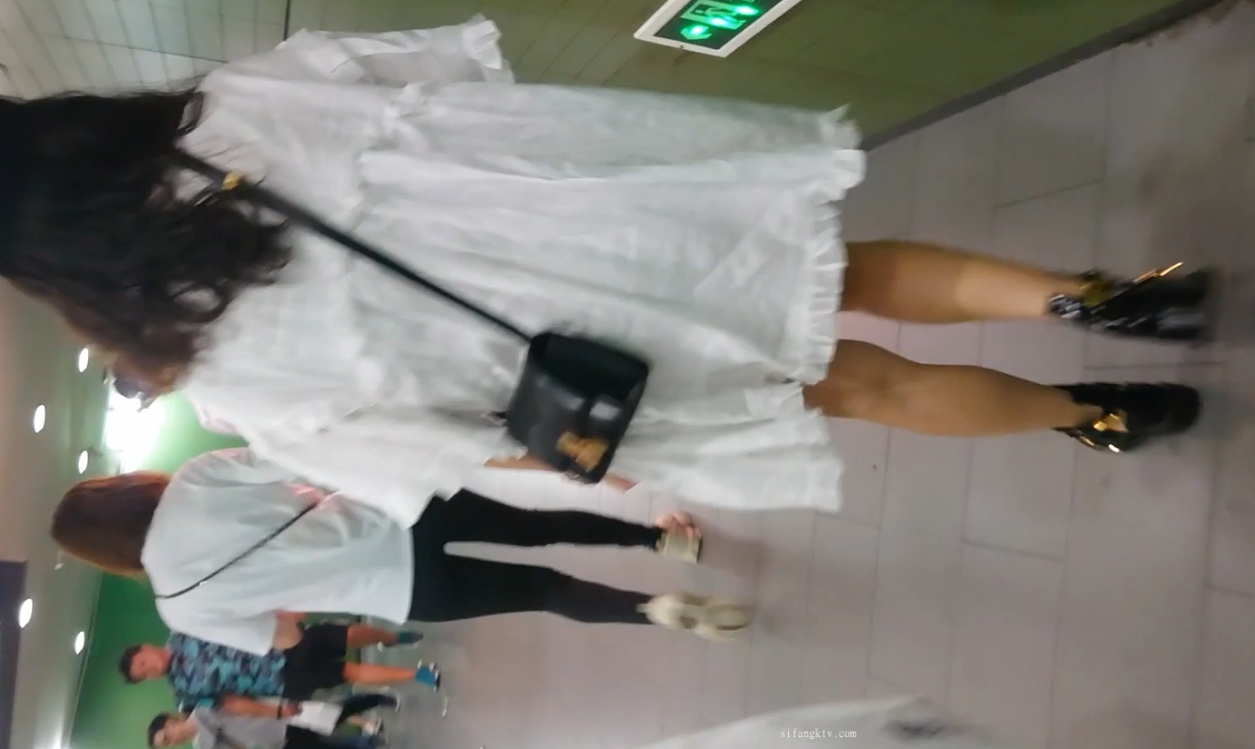 魔手CD厕拍最新合集59V11.8G，精彩收藏在百度