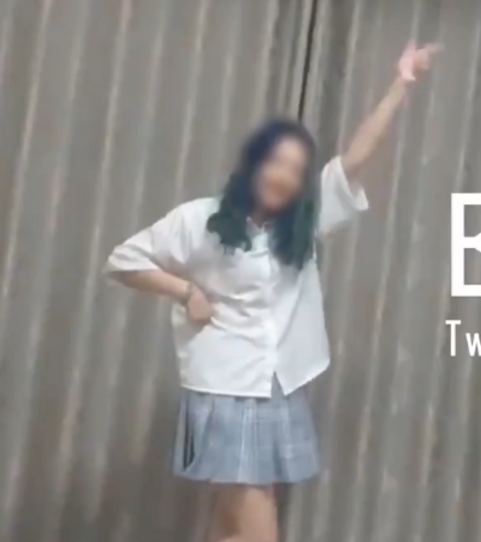 户外勾引查小理最新合集30V30.4G，路人互动