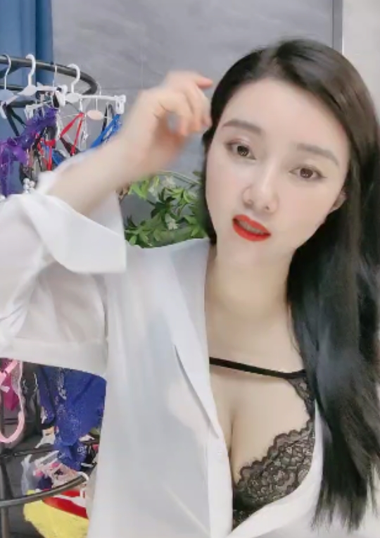 百度ED2K风韵少妇原味小热裤视频合集55部58.3G，女人的魅力无限