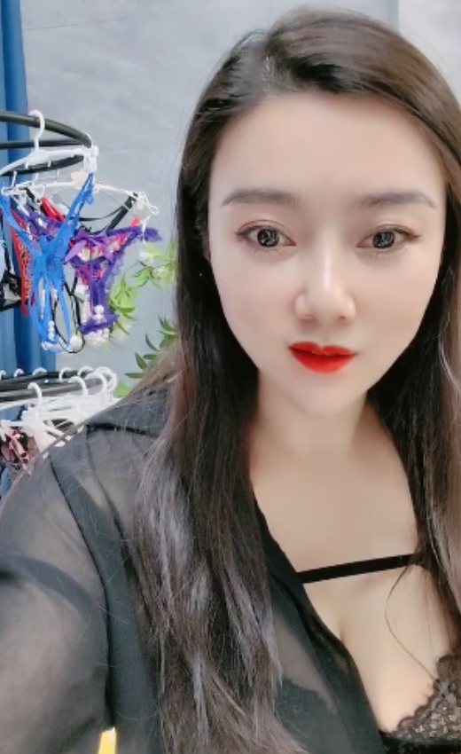 百度ED2K风韵少妇原味小热裤视频合集55部58.3G，女人的魅力无限