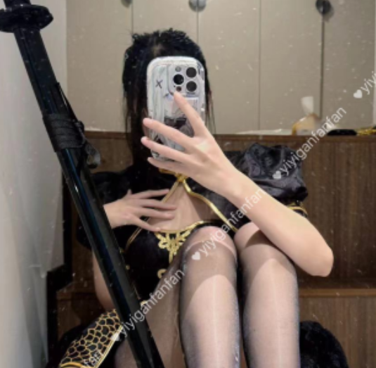 飞星依宝COS光影热舞38部1.17G腰臀浪