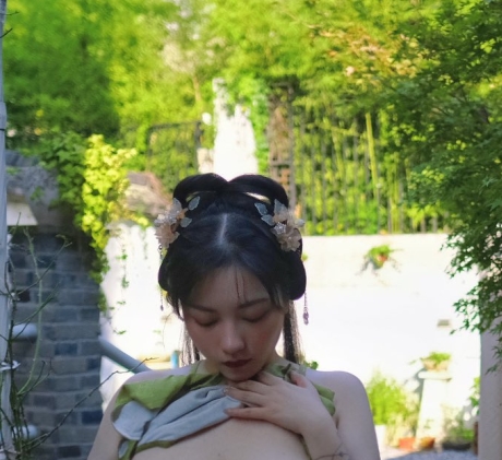 酒月隐密尺度私拍20V@网传201M合集波涛翻天