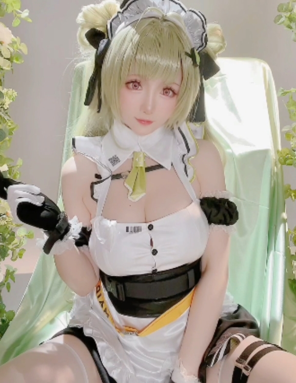 推特星之遲遲最新寫真套圖88P4.1G蜜桃臀