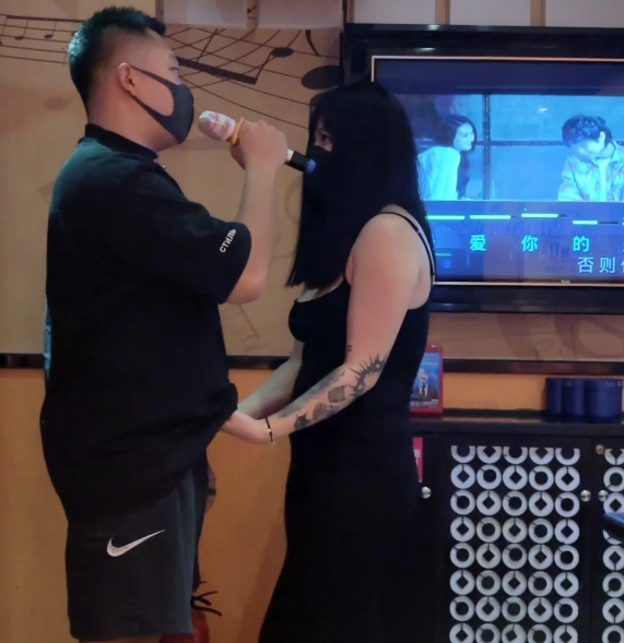 推特12Baegirl给力KTV挑战1.77GB翘臀诱惑