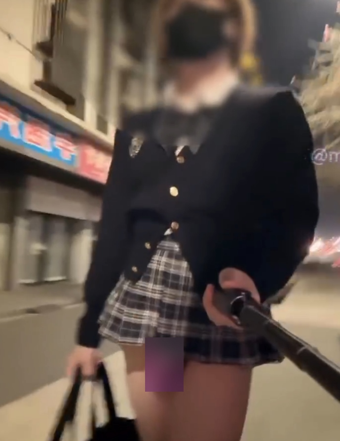 mikixka户外任务18超值伪娘1v1.3G意外互动