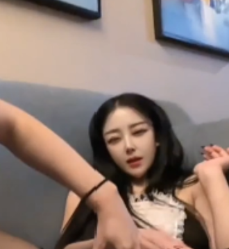 抖音牧遥绝美伪娘约会实录1部618MB俊美