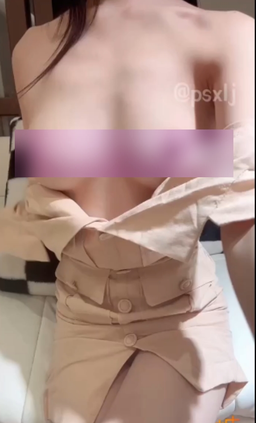 小貂蝉推特私密资源8部1G豹纹福利姬太饱满了