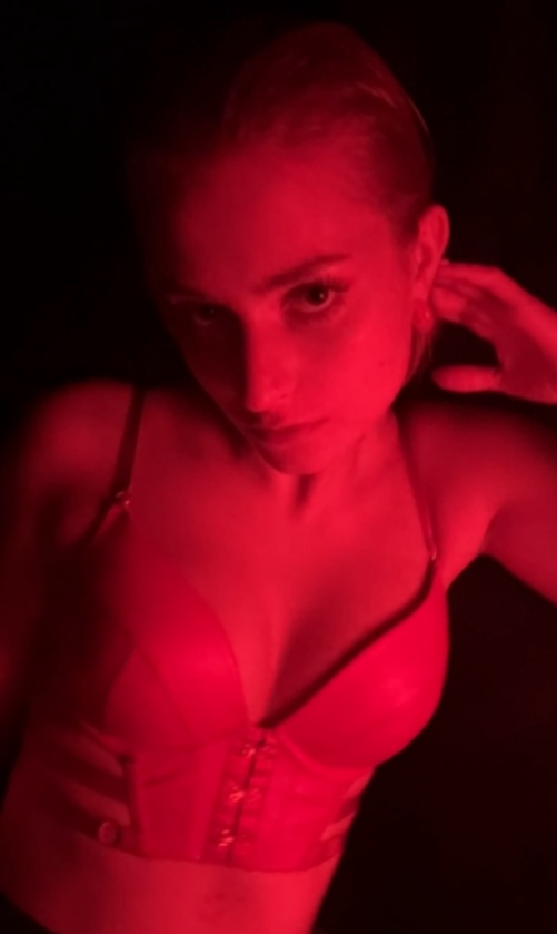 onlyfans超绝DollyDyson长腿御姐热辣瞬间542部55.6G