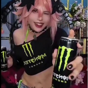 VelvetAstolfo外网ts伪娘1部766MB太勾人了
