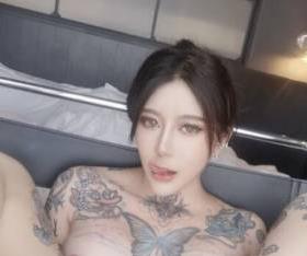 某推众人求火爆网红(龙猫夫妇)资源合集
