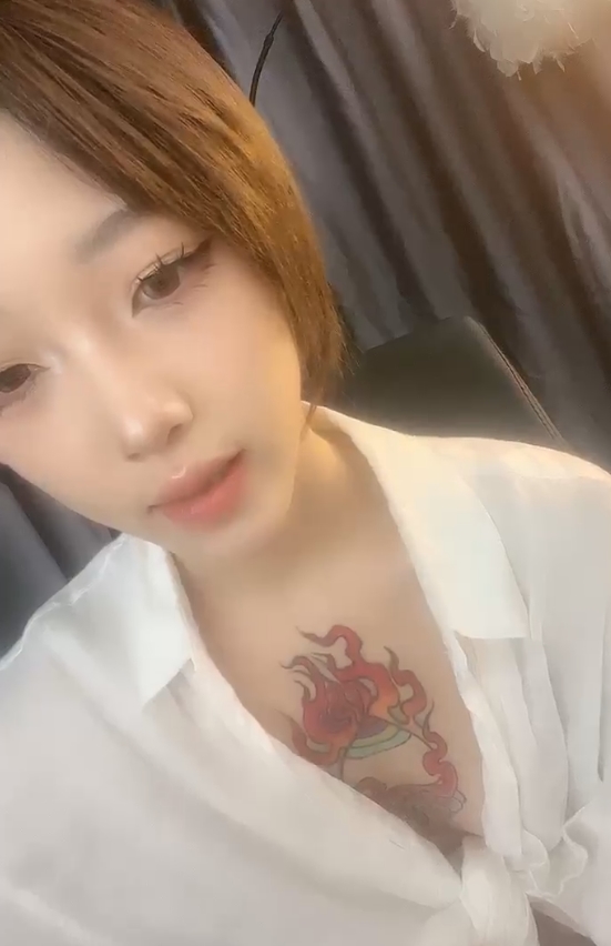 24部清纯满背少女热舞20.5G推特太撩人