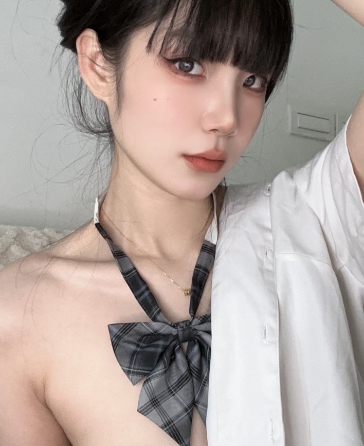 新晋flj小瓜陆绝美互动嘴艺19V1024M颜值太逆天了